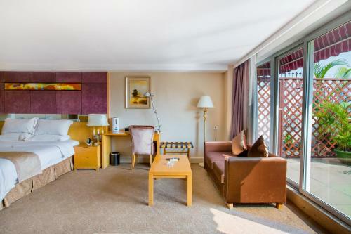 Zhongshan Louis Hotel