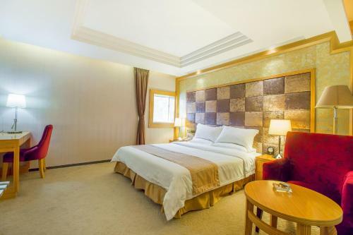 Zhongshan Louis Hotel