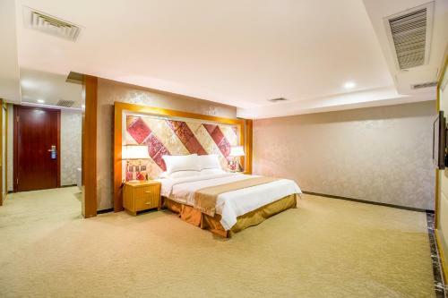 Zhongshan Louis Hotel