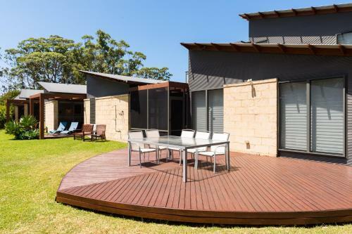 By The Beach B&B Self Contained Apartments