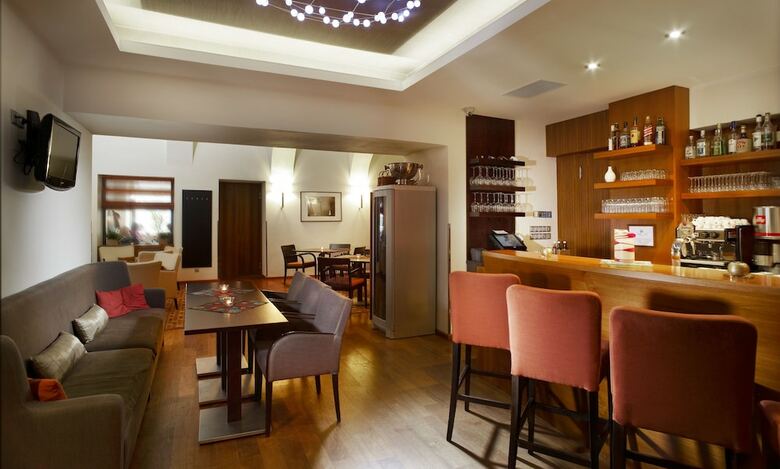 Alwyn Hotel