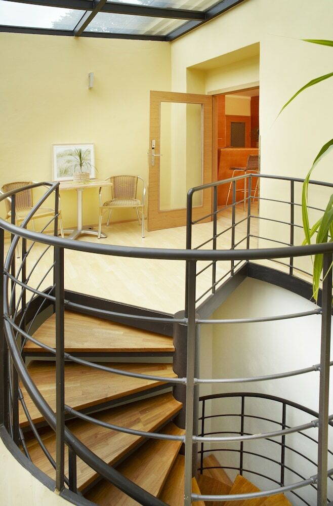 Alwyn Hotel