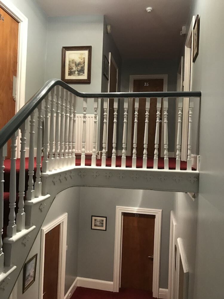 Hotel Clifton House