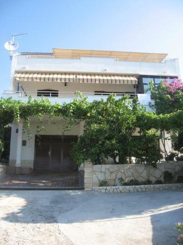 Hostal Apartments With A Parking Space Seget Vranjica (trogir) - 11273