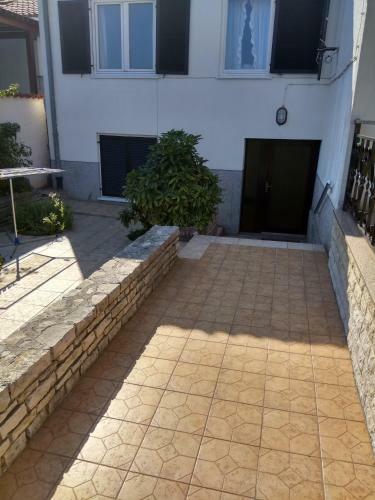 Suran Apartments