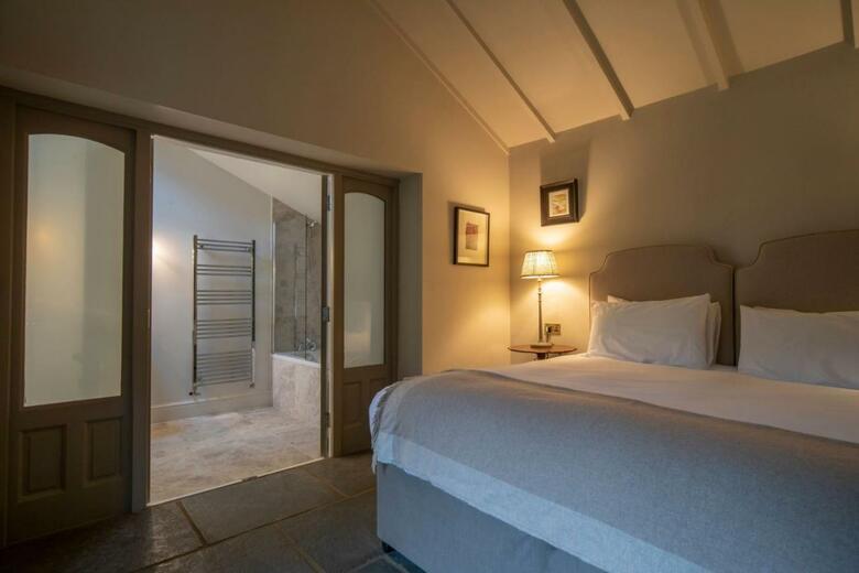 Oak Bank Hotel