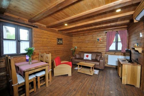 Ethno Houses Plitvica Selo