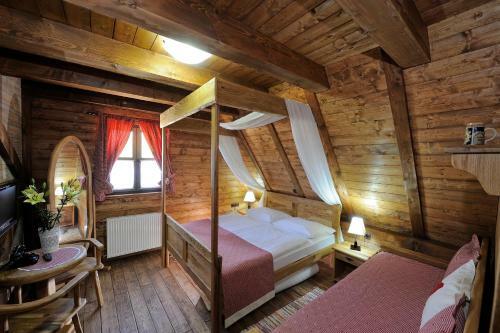 Ethno Houses Plitvica Selo