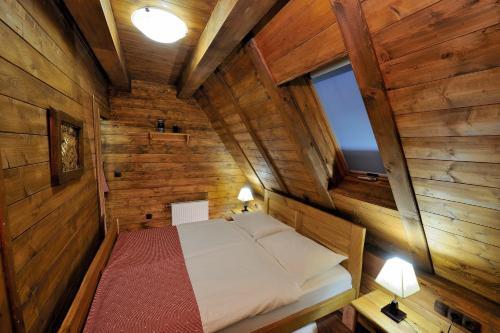 Ethno Houses Plitvica Selo
