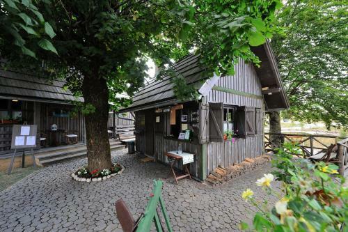 Ethno Houses Plitvica Selo