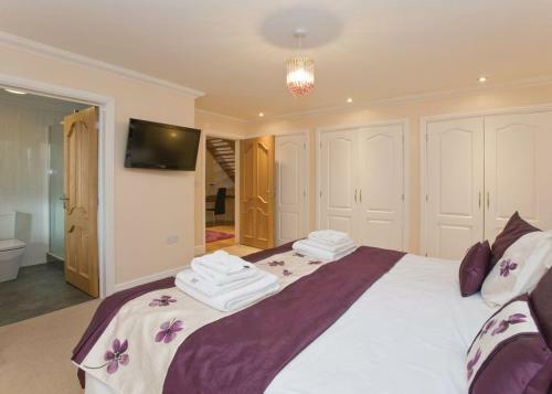 Ferry Marina Cottages