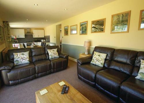 Ferry Marina Cottages