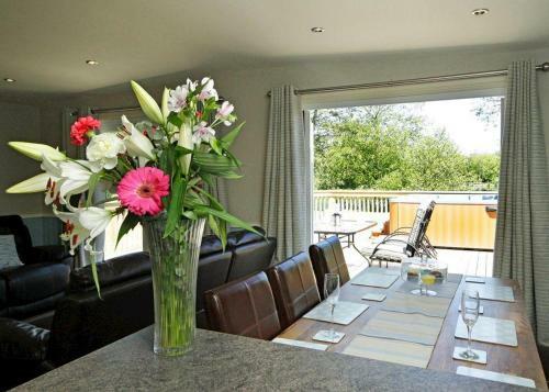 Ferry Marina Cottages