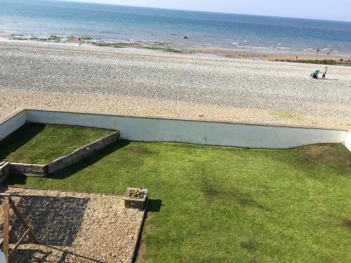 Superb Cintra Beachside Apartments