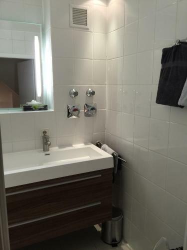 Gl Apartments