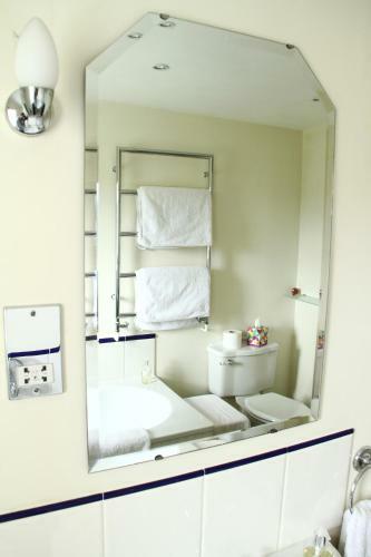Larkbeare Grange Bed And Breakfast