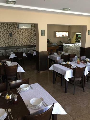 Hostal Penzi�n Stefarez New