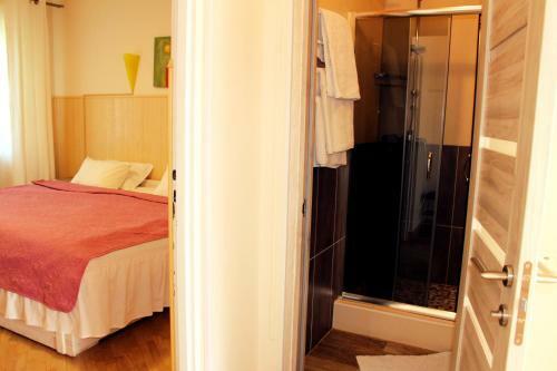Olena Hotel