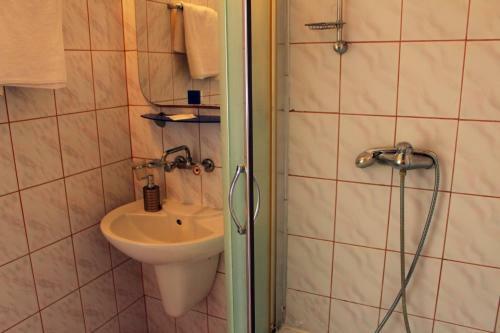 Olena Hotel