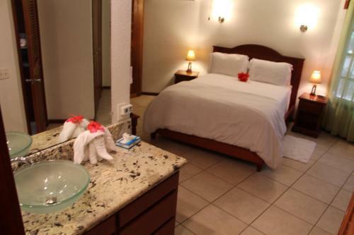 Hotel White Sands Cove