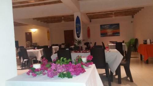 Hotel Y Caba�as Juanmar