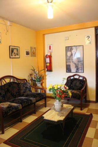 Albergue Hostal Los Faroles