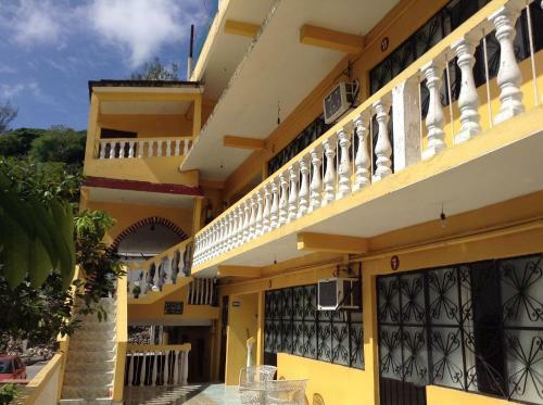 Hostal Hotel Arenas