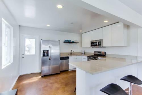 Charming Cozy Ocean Beach Cottage