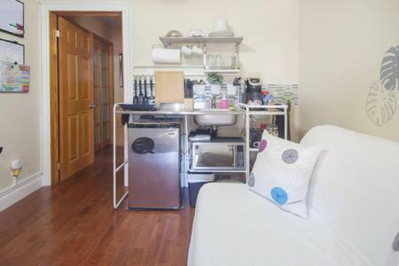 Hostal Rooms Within Toronto