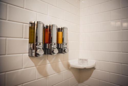 Hi-ho: A Hi-tech Hotel