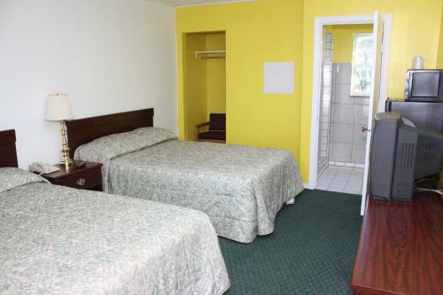 Kenwood Motel