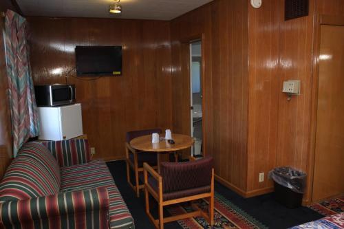Kenwood Motel