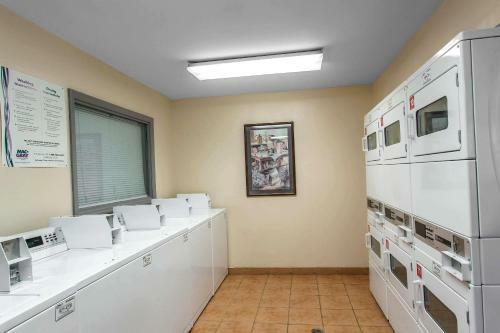 Suburban Extended Stay Hotel Hermitage