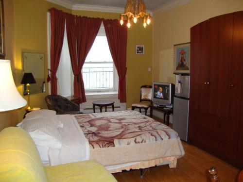 Hotel & Suites Place Des Arts