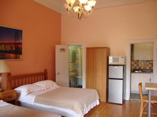 Hotel & Suites Place Des Arts