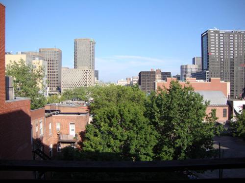 Hotel & Suites Place Des Arts