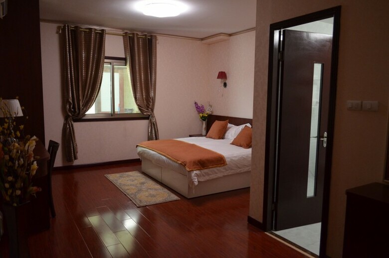 Hotel 198