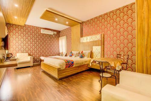Fabhotel Grand Savoury Suites Frazer Town