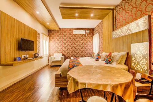Fabhotel Grand Savoury Suites Frazer Town