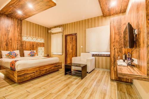 Fabhotel Grand Savoury Suites Frazer Town