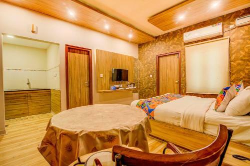 Fabhotel Grand Savoury Suites Frazer Town