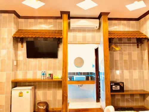 Hostal Merry Riverside Hotel
