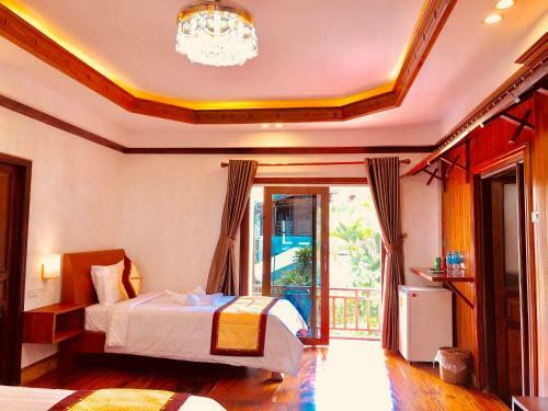 Hostal Merry Riverside Hotel