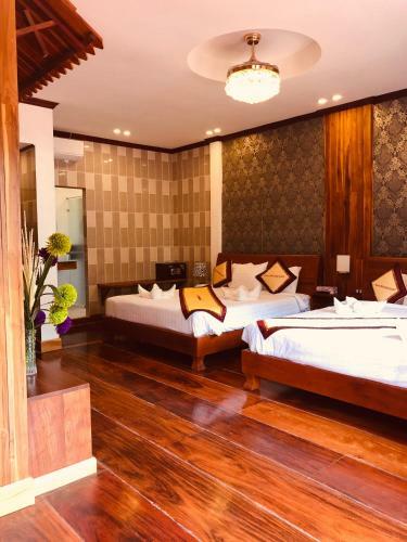 Hostal Merry Riverside Hotel