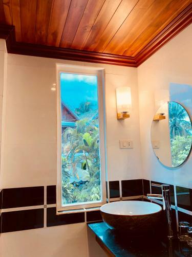 Hostal Merry Riverside Hotel