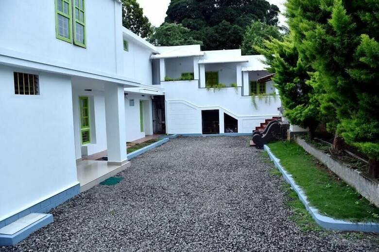 Bed & Breakfast Marayoor Holidays