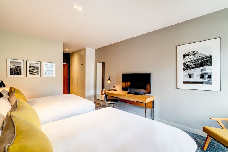 Hotel Apex International