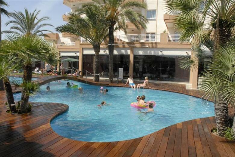 Hotel Illot Suites