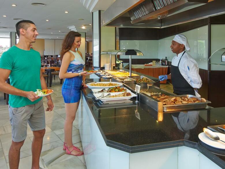 Hotel Illot Suites