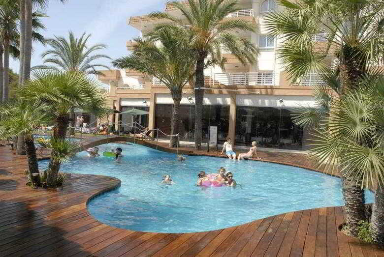 Hotel Illot Suites